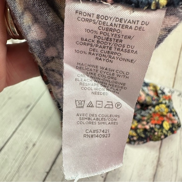 ann taylor LOFT floral Sleeveless Blouse ruffled Mandarin Collar 1/2 button sz L - Picture 7 of 7